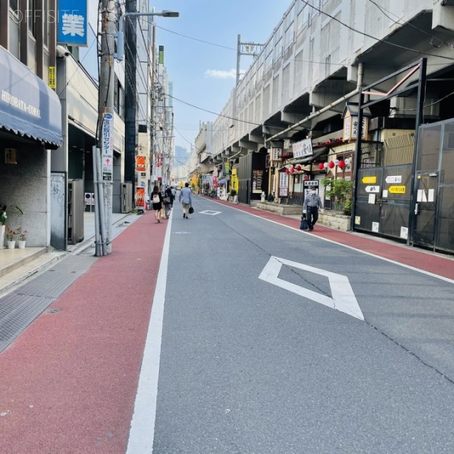 モリタビル御徒町 ビル前面道路