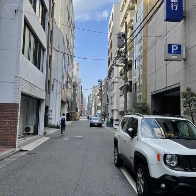 ヒューリック小舟町ビル　ビル前面道路