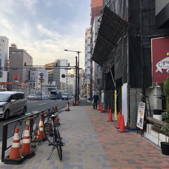 リードシー目黒不動前ビル 前面歩道