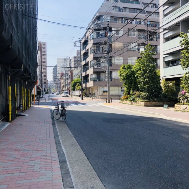 アイフラット田原町 ビル前面道路