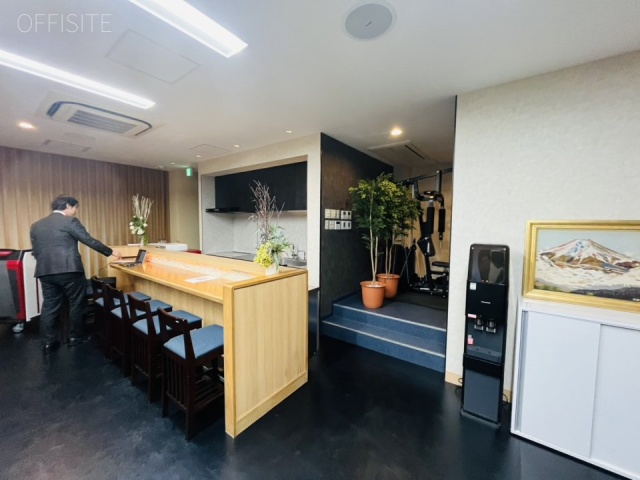 トラッドビル1F 内装