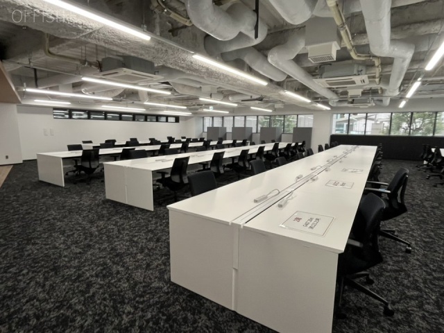 CIRCLES西新宿2F 内装