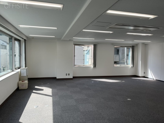 西新宿ミノシマビル302 302号室(西側)