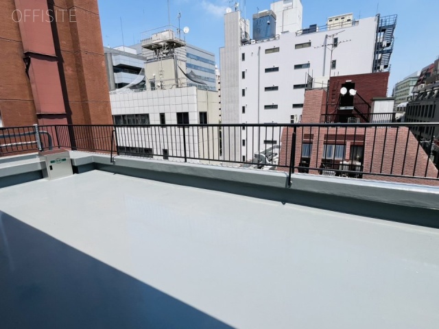Biz Feel Ichigaya(旧 ツボヤビル)5F~6F バルコニー
