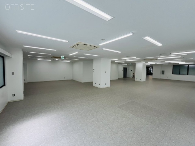 コアロード西新宿 1階 91.40坪　内装