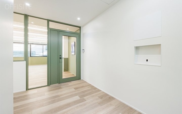 THE CROSS GOTANDA2F 内装