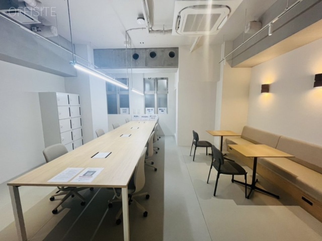 NOVEL WORK Shibadaimon1F 内装