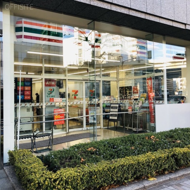 兜町第6平和ビル1F 1階にコンビニあり