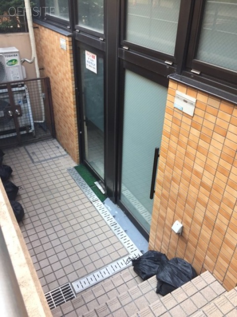 ダイアパレス上野第2102 1階 貸室入口