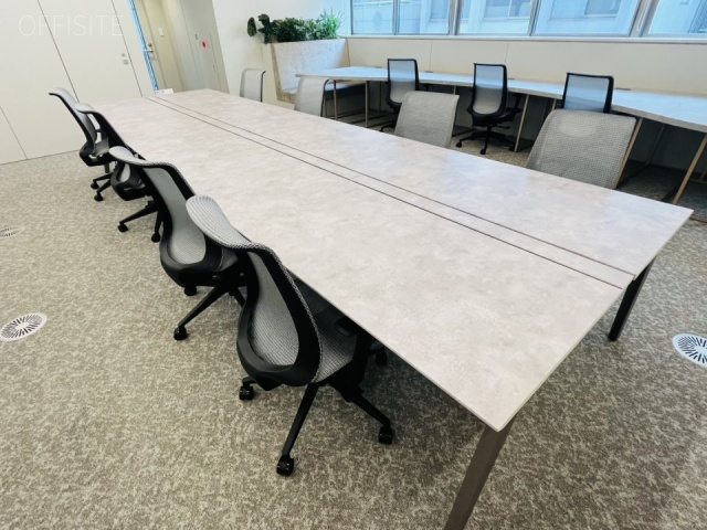 REVZO新橋3F 内装