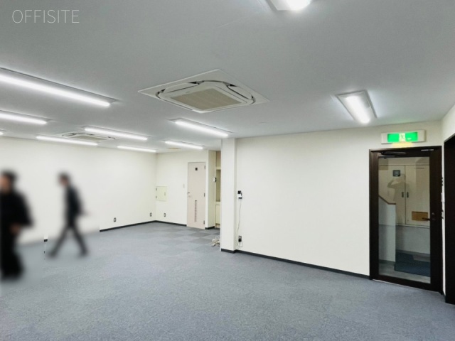 伸誠ビル1F 内装