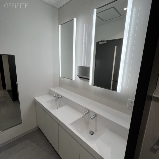 MAビル三田10F 10階貸室(5-10階オフィス仕様)男子トイレ洗面