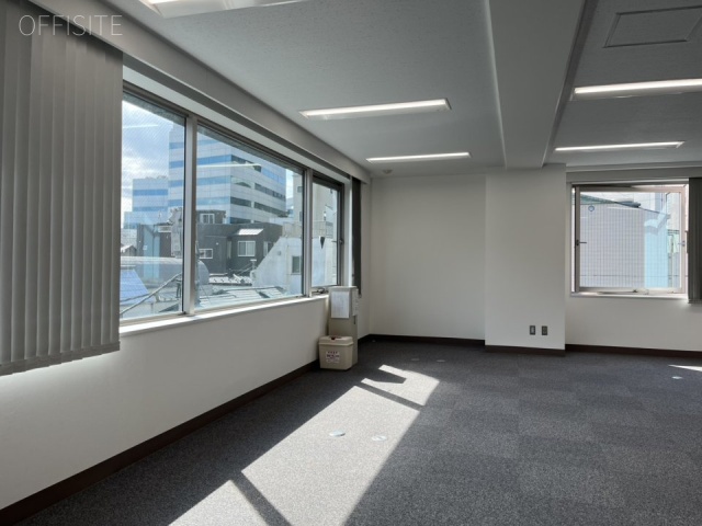 西新宿ミノシマビル302 302号室(窓際)