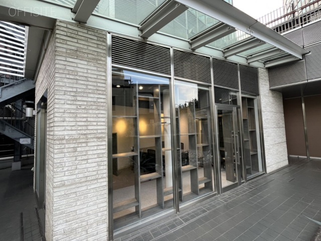 ラ・ポルト青山2F 玄関