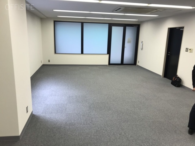 エクセル新宿御苑ビル1F 1階 室内
