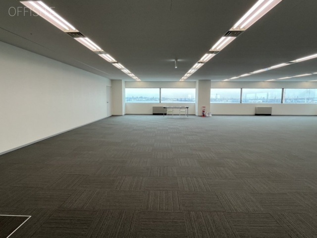 山下町SSKビル分割 内装