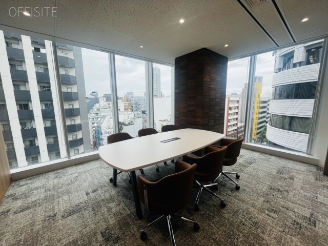 FORECAST新宿AVENUE8F 内装