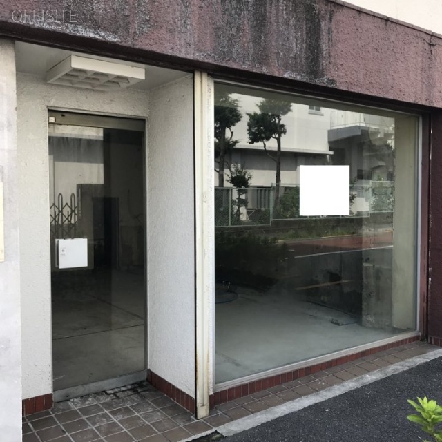 中野区本町店舗1F～2F 1階 貸室入口