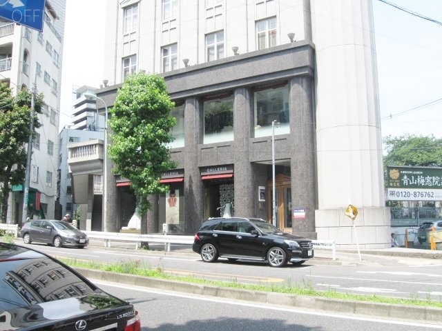 ドーリック南青山1F~2F 1階部分