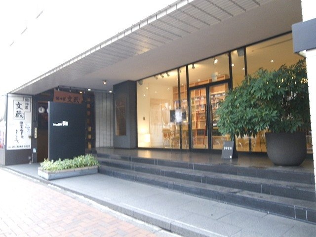 銀座白鶴ビル1F 1階部分