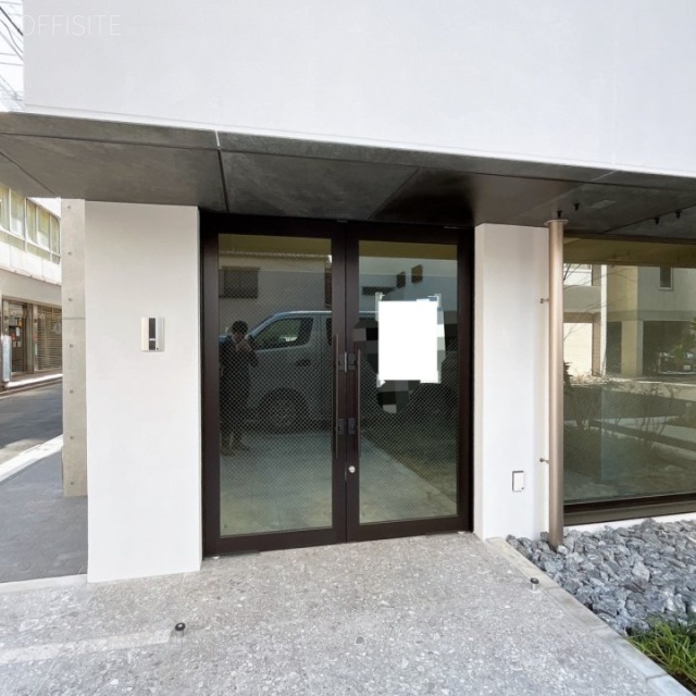 ワンルーフレジデンス上野御徒町 1階 21.31坪　1階店舗出入口