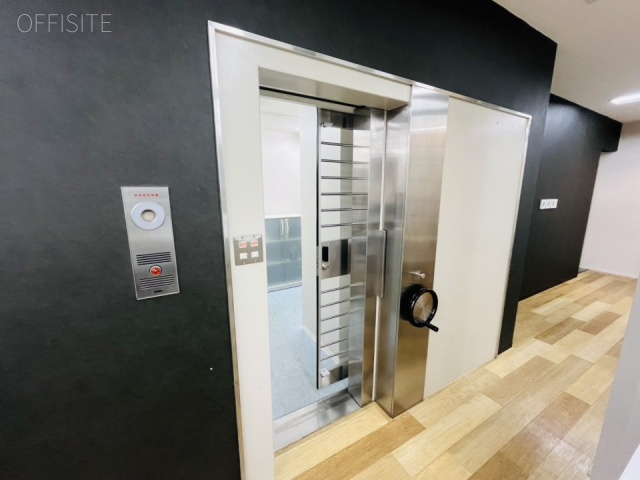 トラッドビル2F 内装