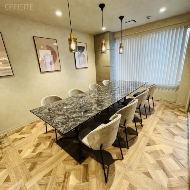 @WORK SHINJUKUGYOEN4F 内装