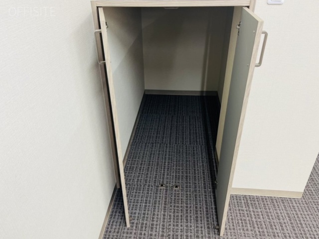 マルイビルB1F 内装