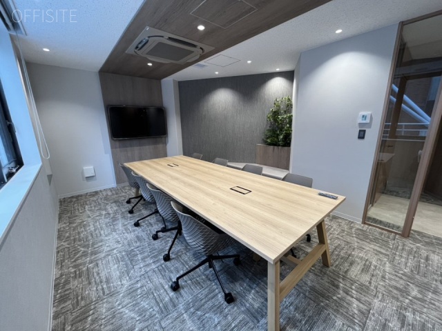 いちご神宮前ビル 5階 94.82坪　会議室(8名用) 別角度