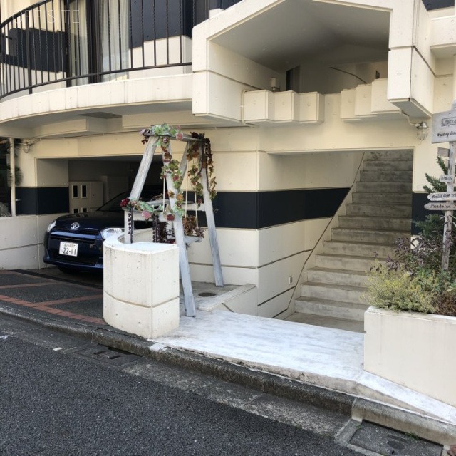 オールビルB1F~3F 1階部分