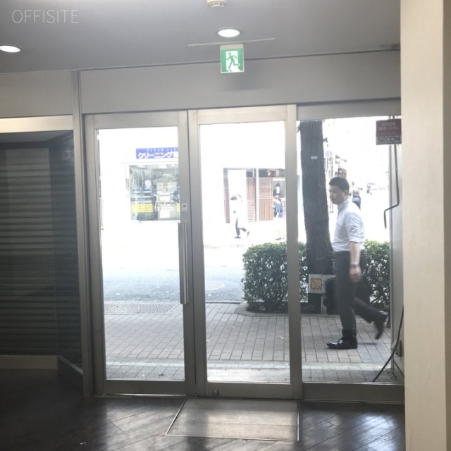 SVAX新宿ビルB館B1F~M2F 1階 貸室入口