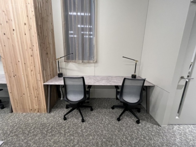 REVZO新橋3F 内装