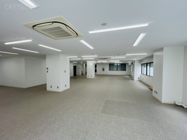 コアロード西新宿 1階 91.40坪　内装