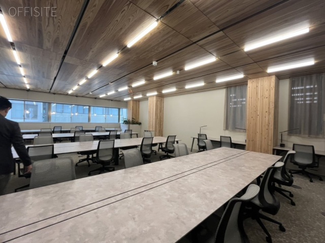 REVZO新橋3F 内装