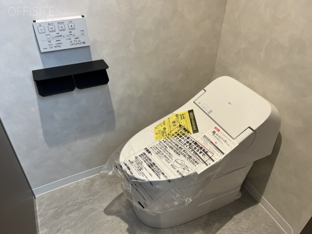 いちご神宮前ビル 5階 94.82坪　男子トイレ2