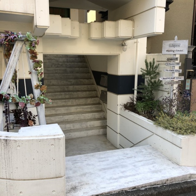 オールビルB1F~3F 1階部分