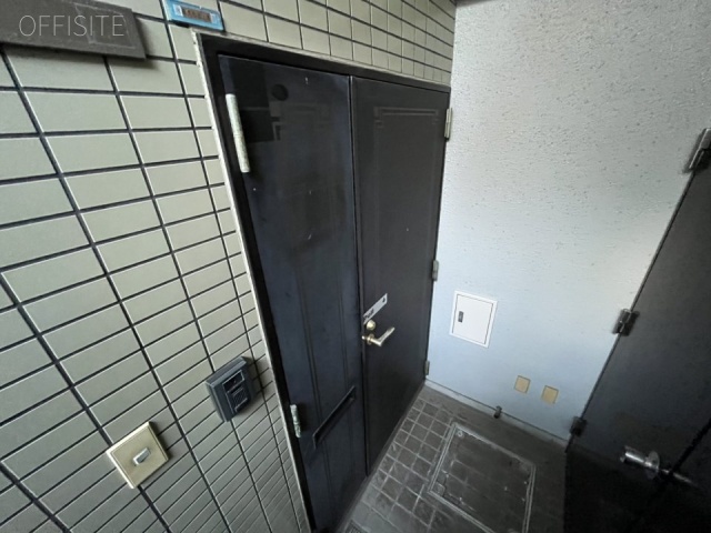 プレシャスビルB1F 玄関