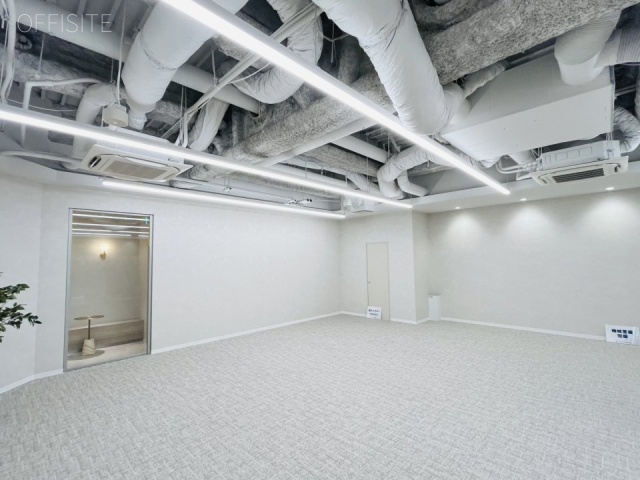 仲御徒町フロントビルB1F 内装