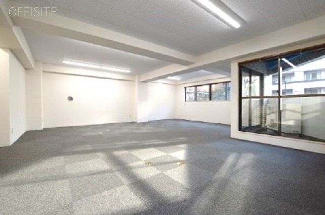 石田ビル2F 2階室内