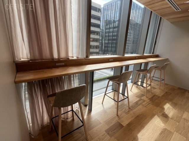 REVZO新橋3F 内装