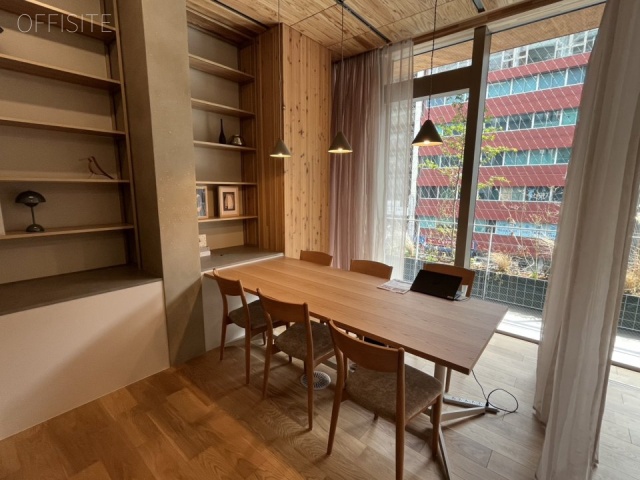 REVZO新橋3F 内装