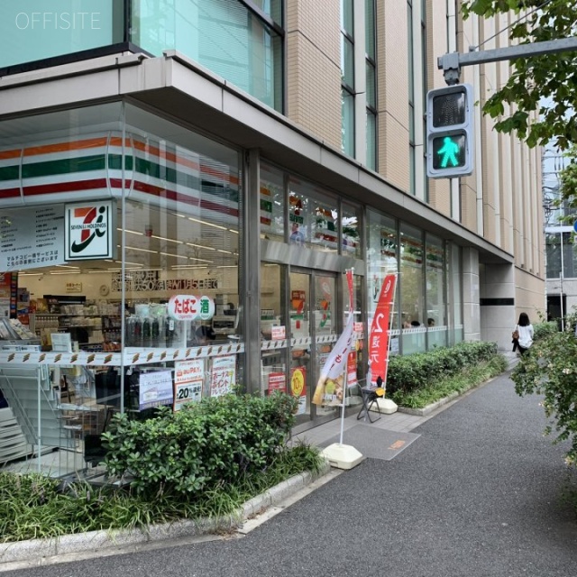 神田須田町プレイス1F 1階にコンビニあり