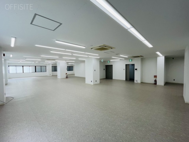 コアロード西新宿 1階 91.40坪　内装