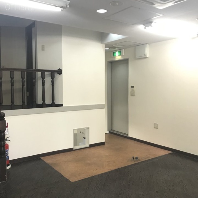 SVAX新宿ビルB館B1F~M2F 1階 室内