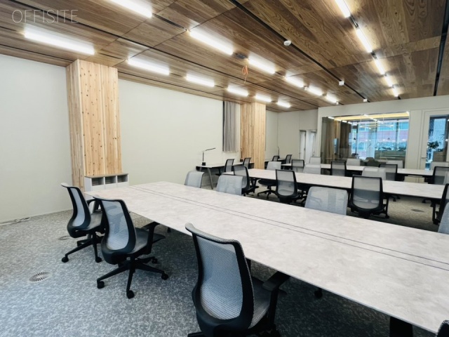 REVZO新橋3F 内装