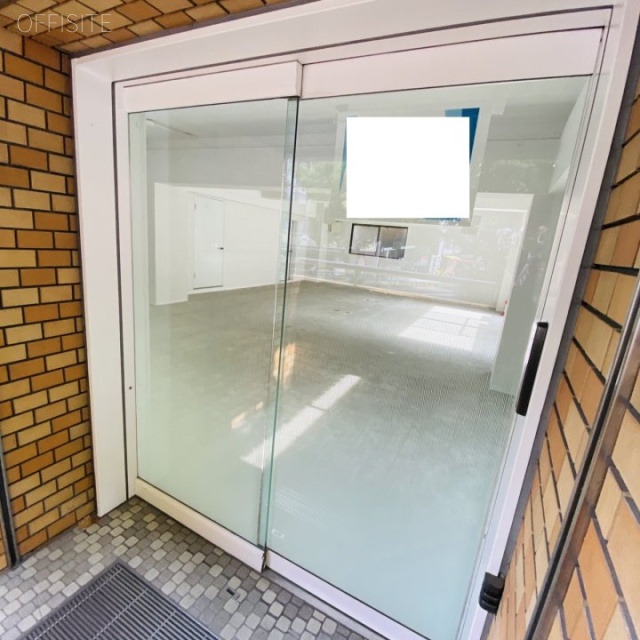 広尾アーバン1F 1階 貸室入口