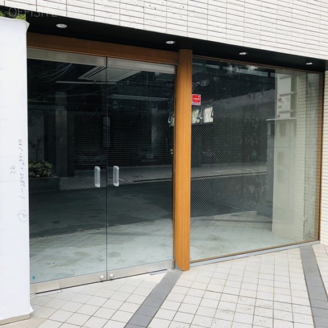 オラシオン青山ビル 1階【1】 18.22坪　1階 貸室入口
