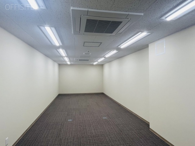 マルイビルB1F 内装