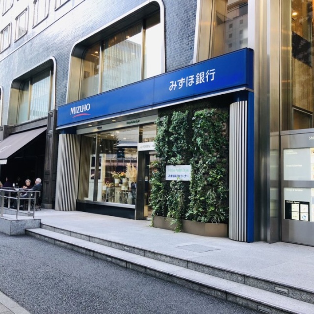 新有楽町ビル1F 1Fにみずほ銀行