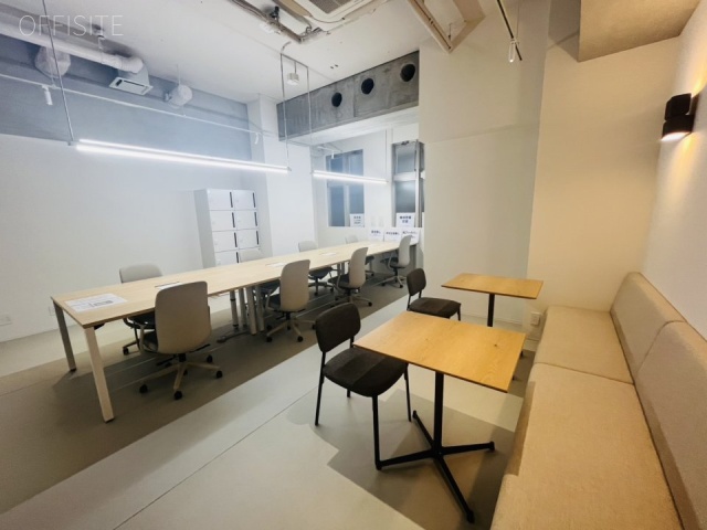 NOVEL WORK Shibadaimon1F 内装
